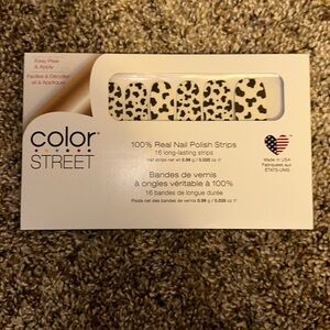 Color street cow print.
Pedicure.